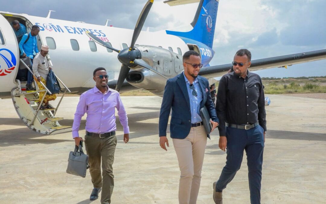 Wafdi ka socda Guddiga Madaxa-bannaan ee Doorashooyinka Qaranka iyo Soohdimaha oo Gaaray Magaalada Jowhar